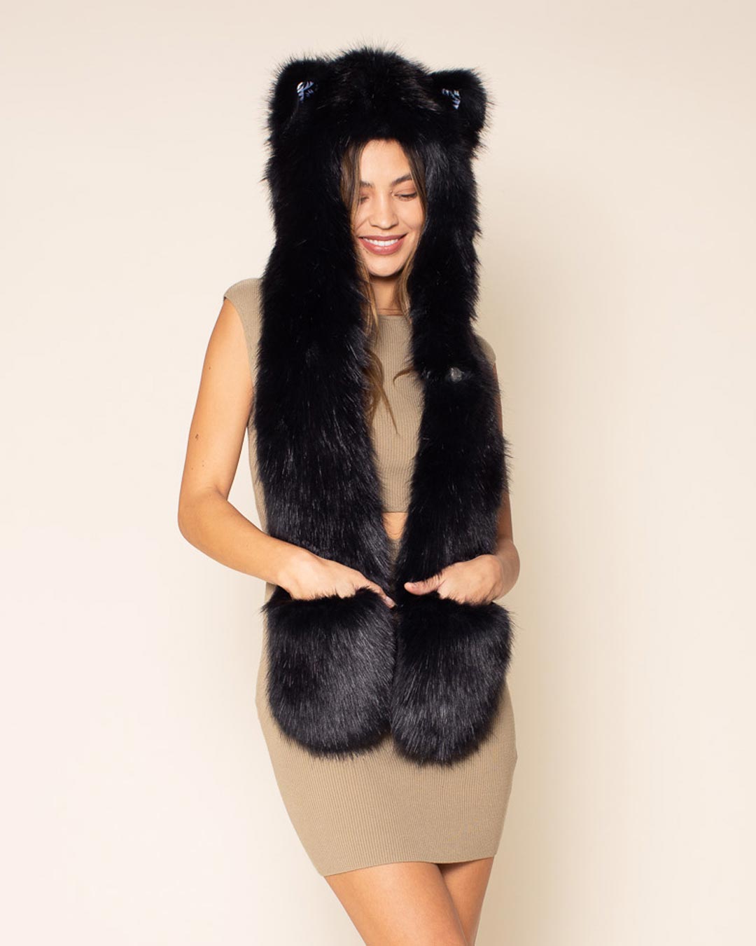 Santa Fe Black Wolf Luxe Collector Edition Faux Fur Hood | Women's