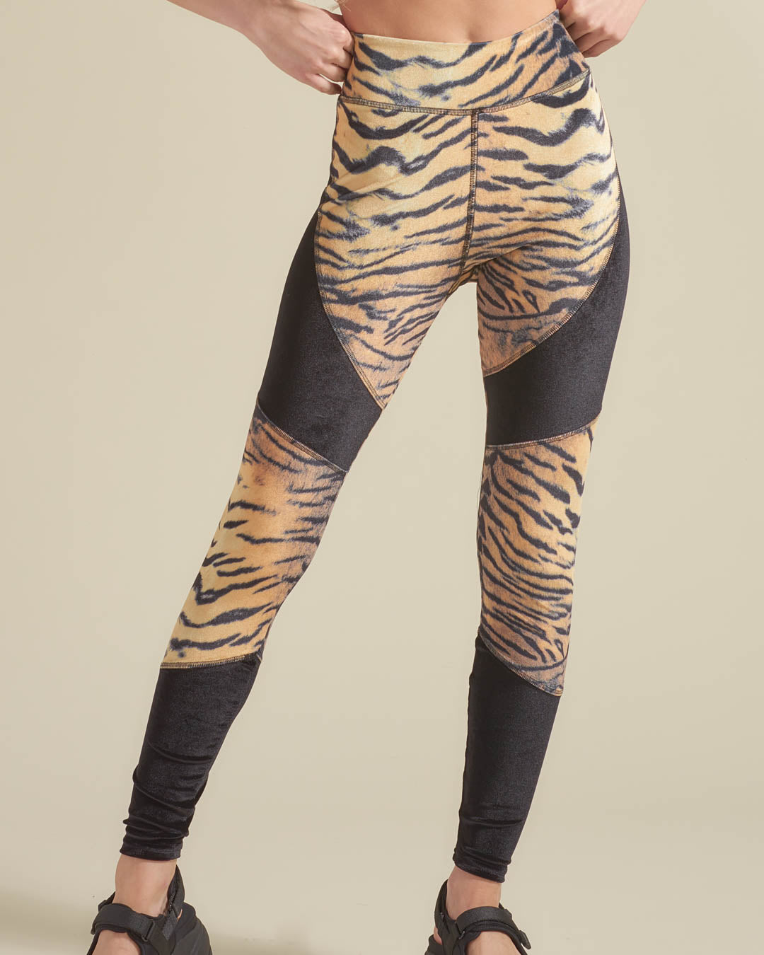 Tiger Velvet Contrast Sport Legging | Women's