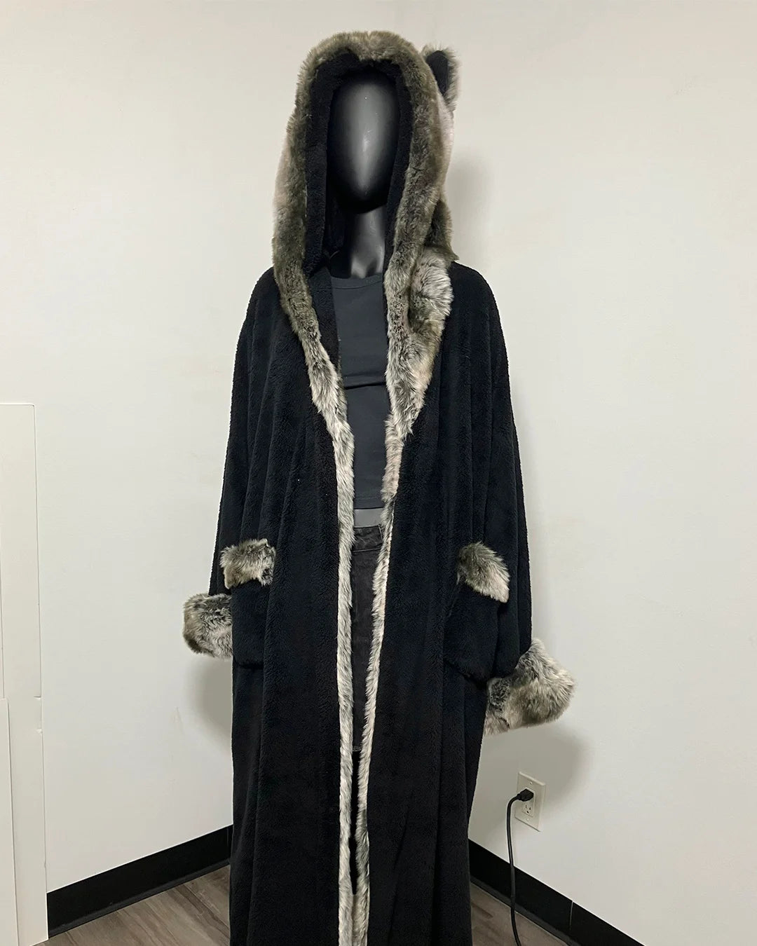 *Almost Purfect* Classic Grey Wolf Robe - LARGE