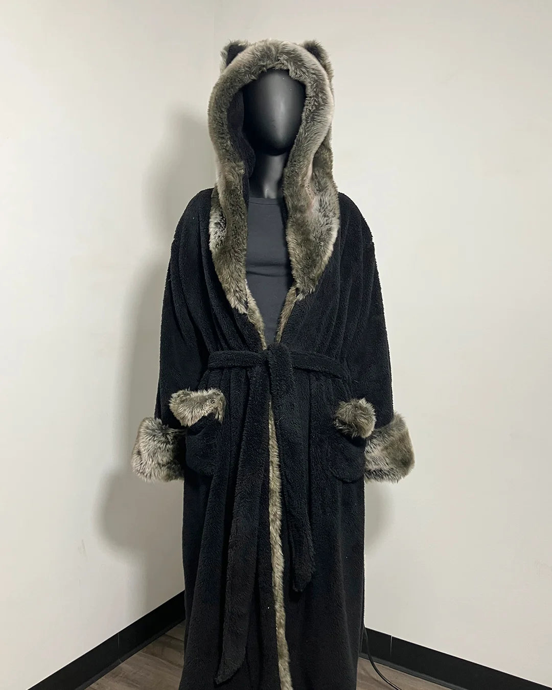 *Almost Purfect* Classic Grey Wolf Robe - MEDIUM