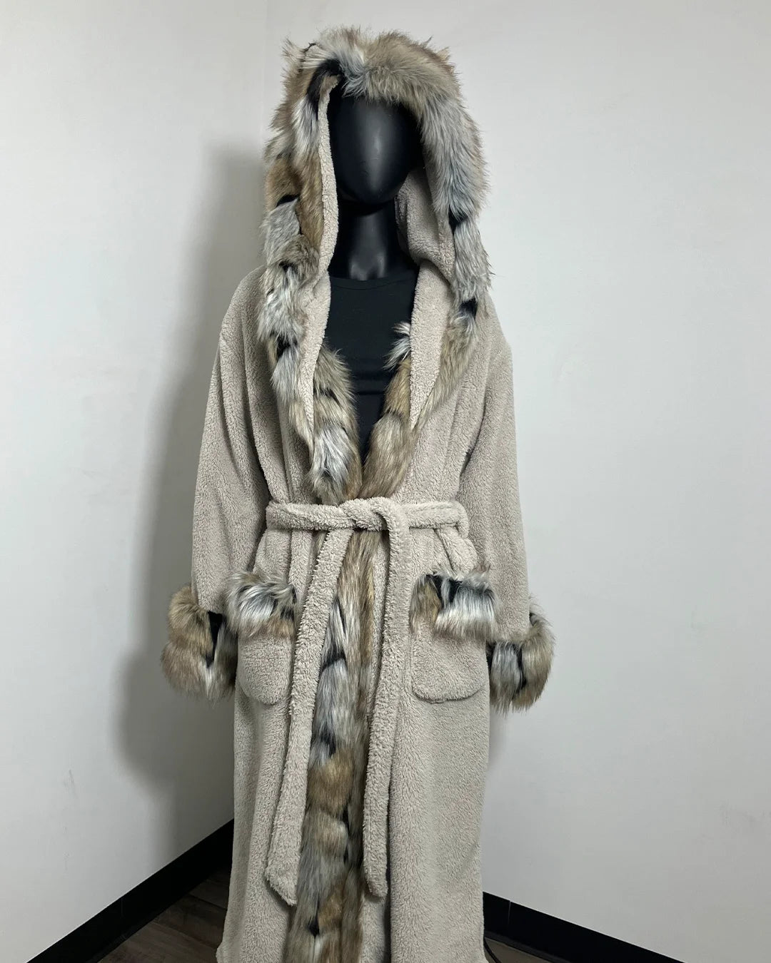 *Almost Purfect* Classic Wolverine Robe - MEDIUM