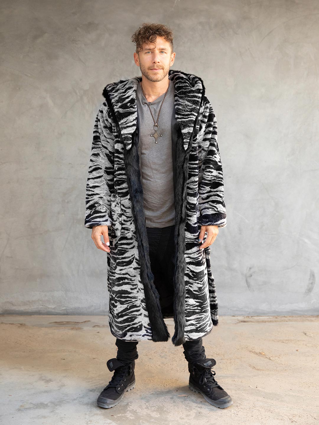 Tiger Robe Vs Tiger Classic Faux Fur Style Robe | Men's - SpiritHoods