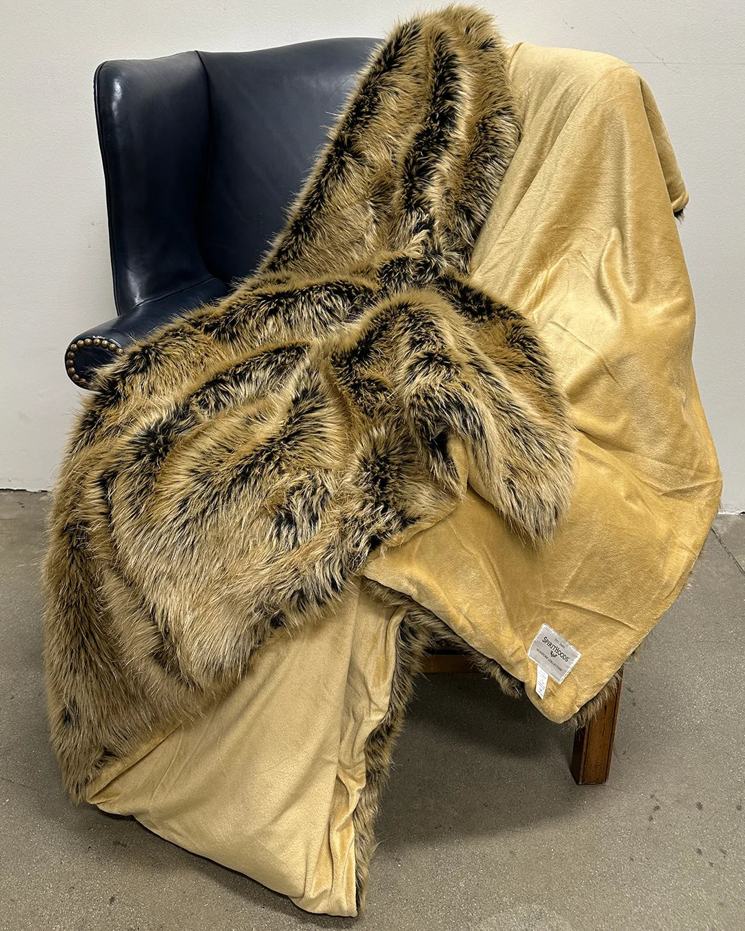 *Sample* Signature Collection Faux Fur Blanket | Golden Wolf