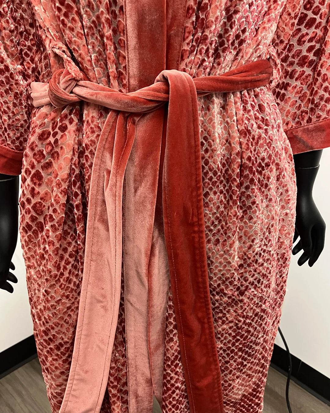 *Sample* Hooded Burnout Velvet Kimono | Rose Crocodile S-M