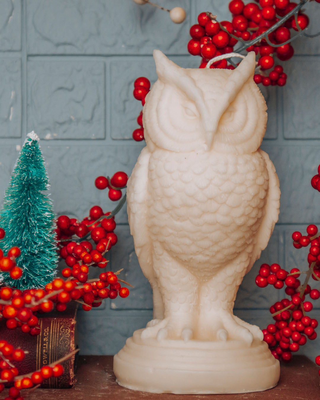Snowy Owl Pillar | Candle