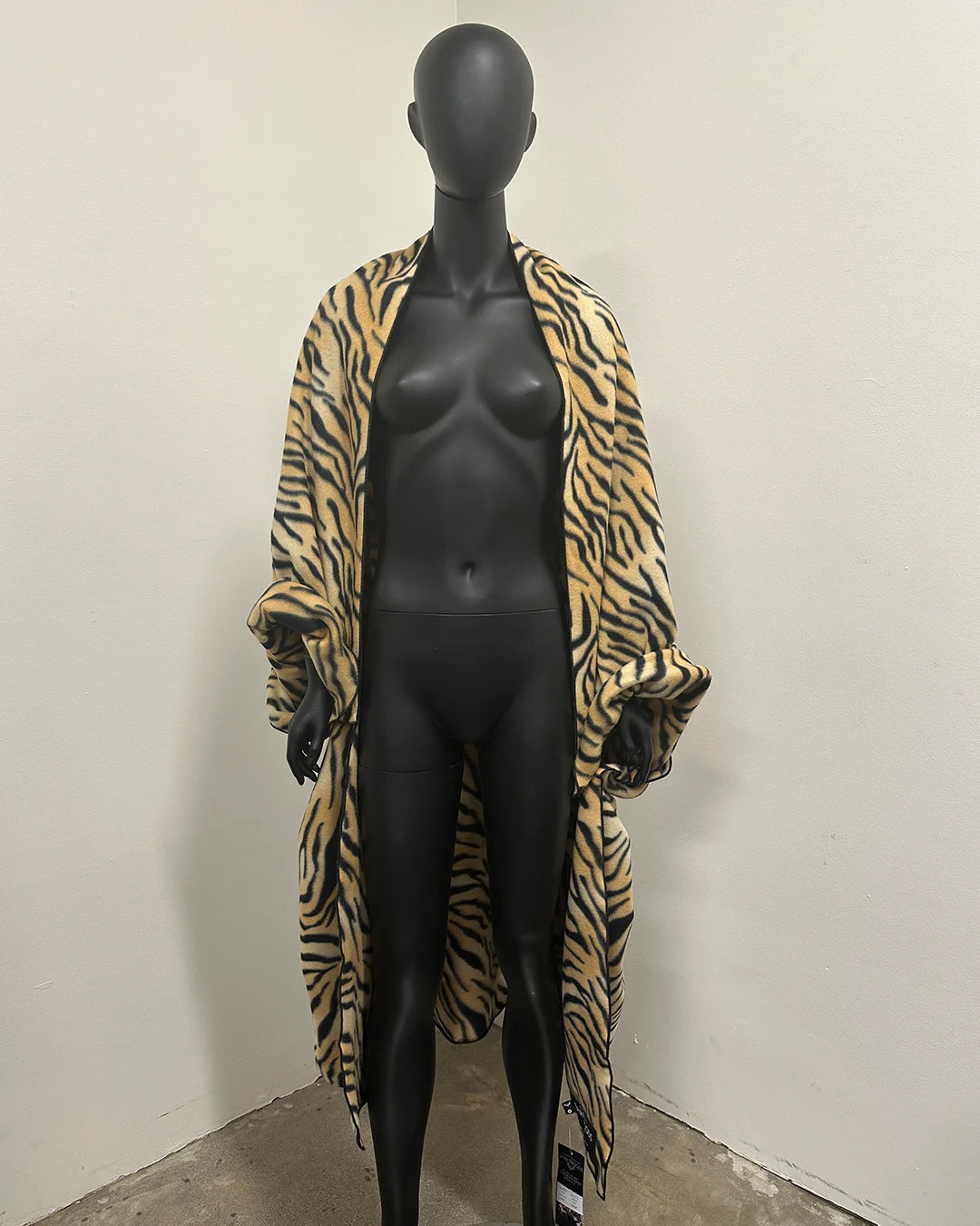 *Sample* Double Fleece Throw | Tiger