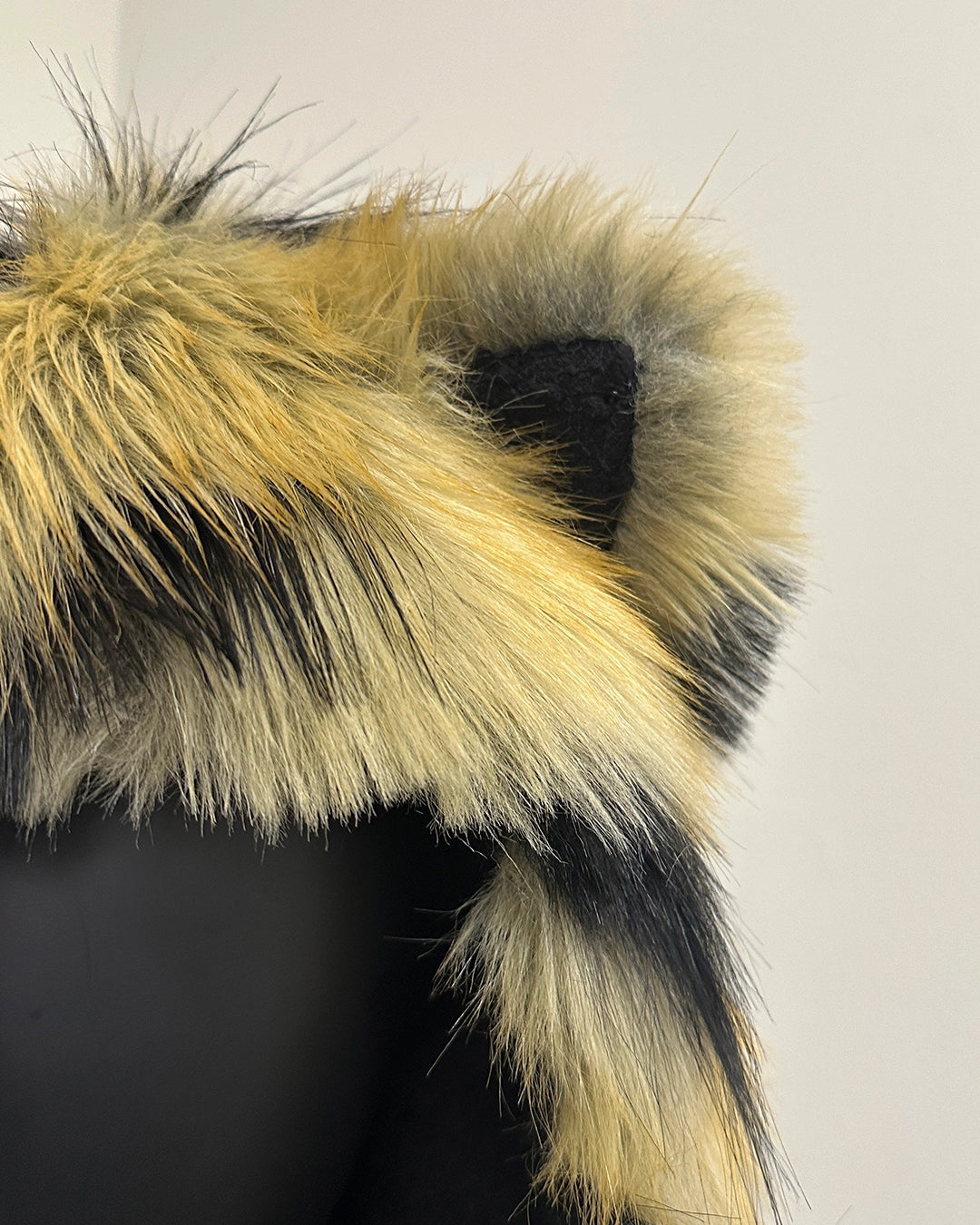 *Almost Purfect*Caspian Tiger Collector Edition Faux Fur Hood