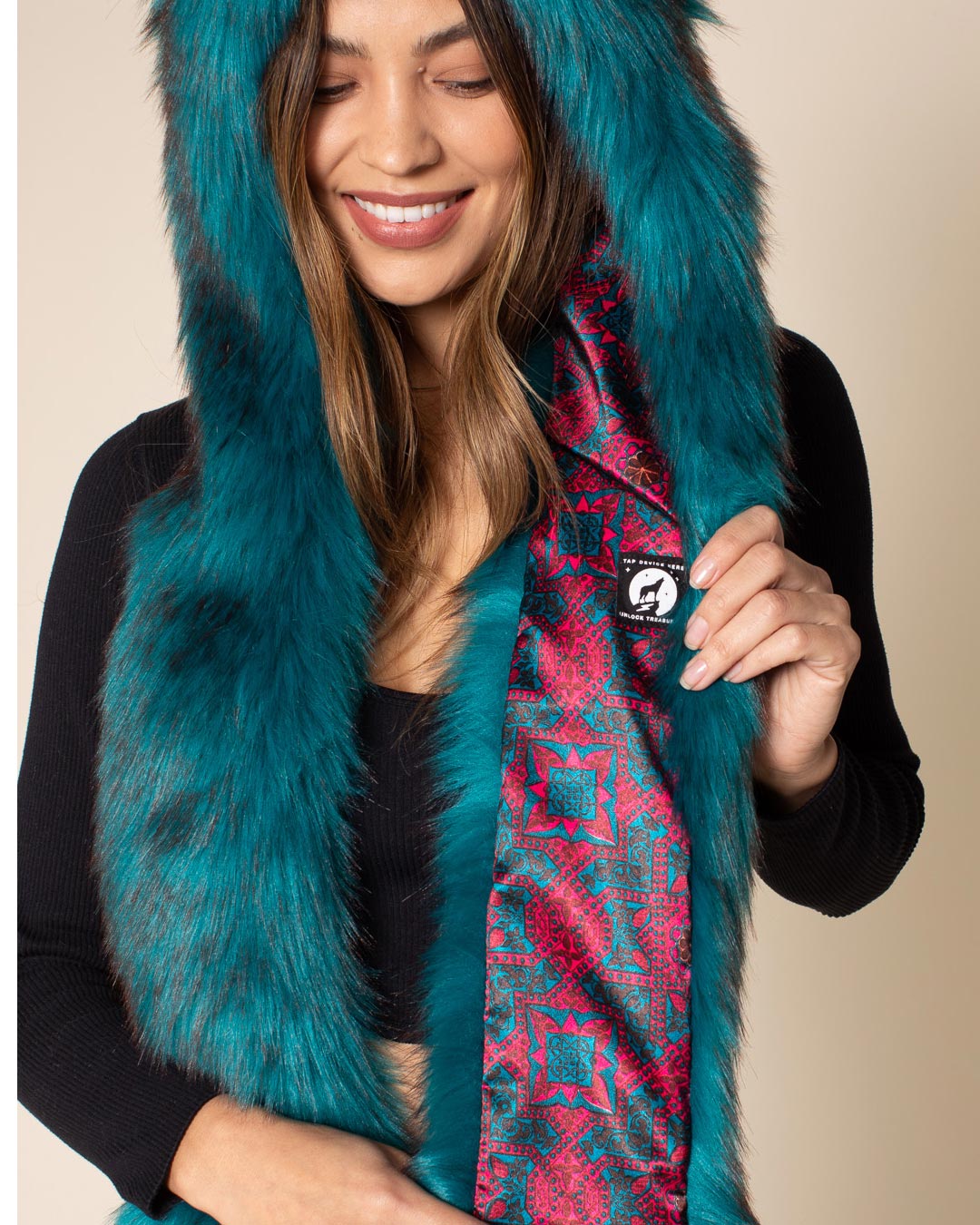 Tahitian Wolf Collector Edition Faux Fur Hood | Women's