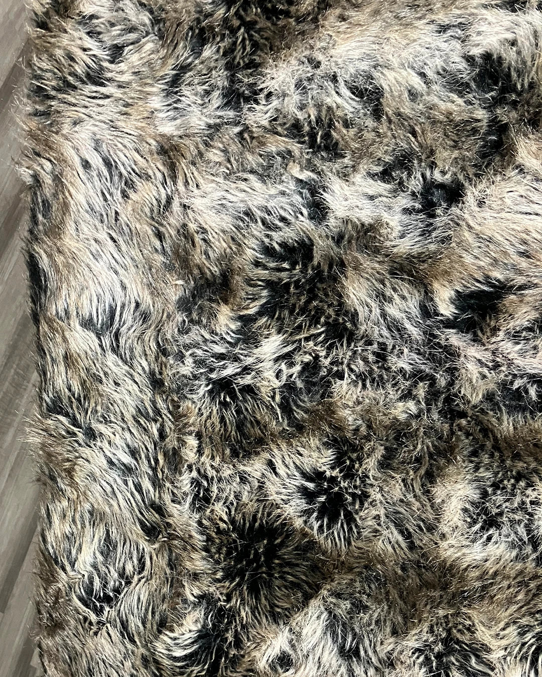*Almost Purfect/Damaged* Faux Fur Large Blanket | Grey Wolf (ap2)