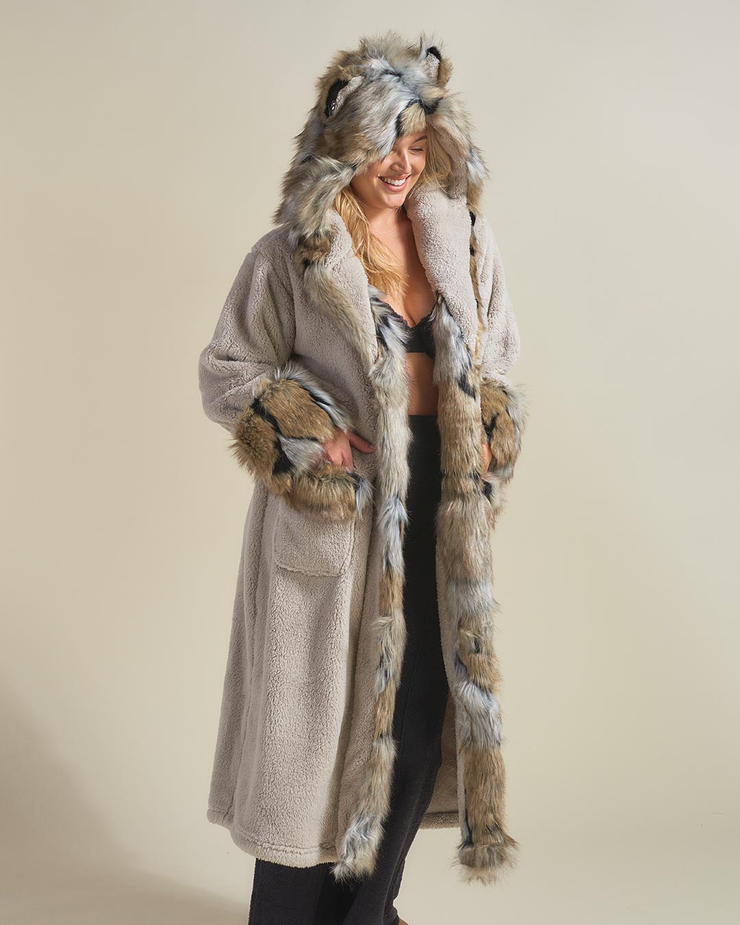 Michigan Wolverines Robe Luxury Robe for Women, Luxury Bathrobe | Wolverine - SpiritHoods