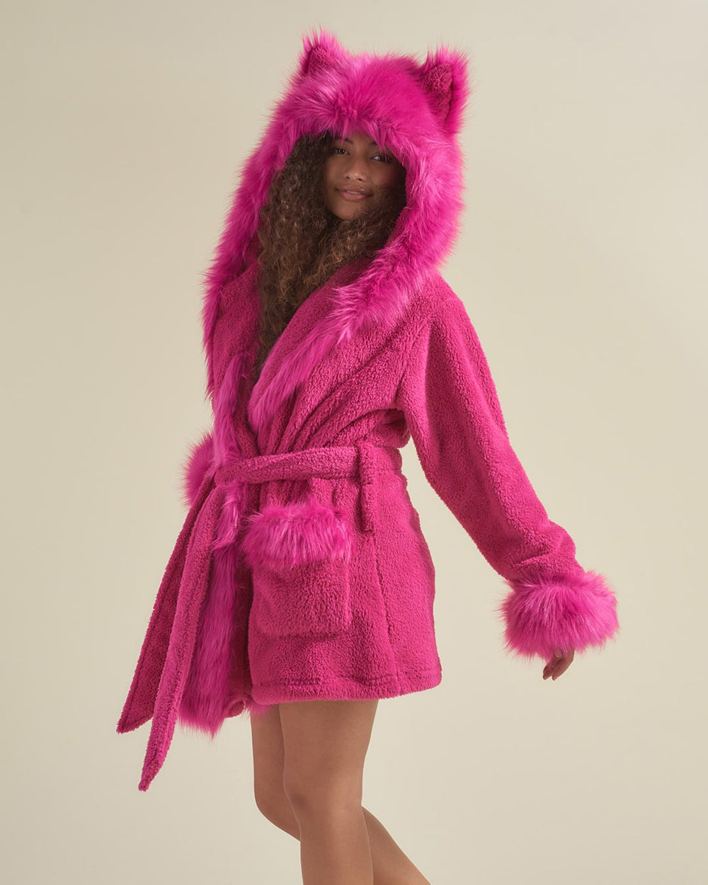 Lipstick Wolf Women's Faux Fur Short Robe | SpiritHoods