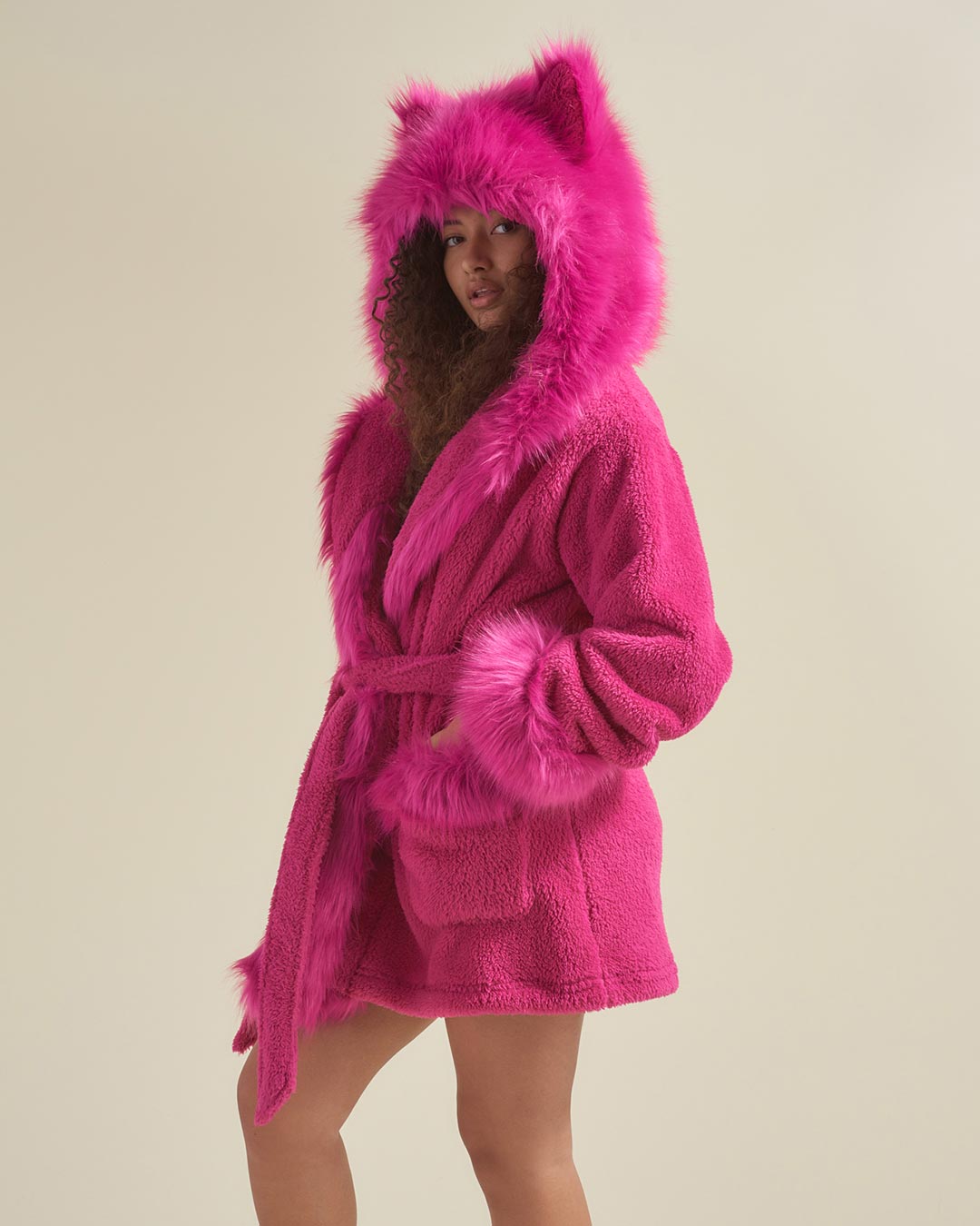 Lipstick Wolf Women's Faux Fur Short Robe | SpiritHoods