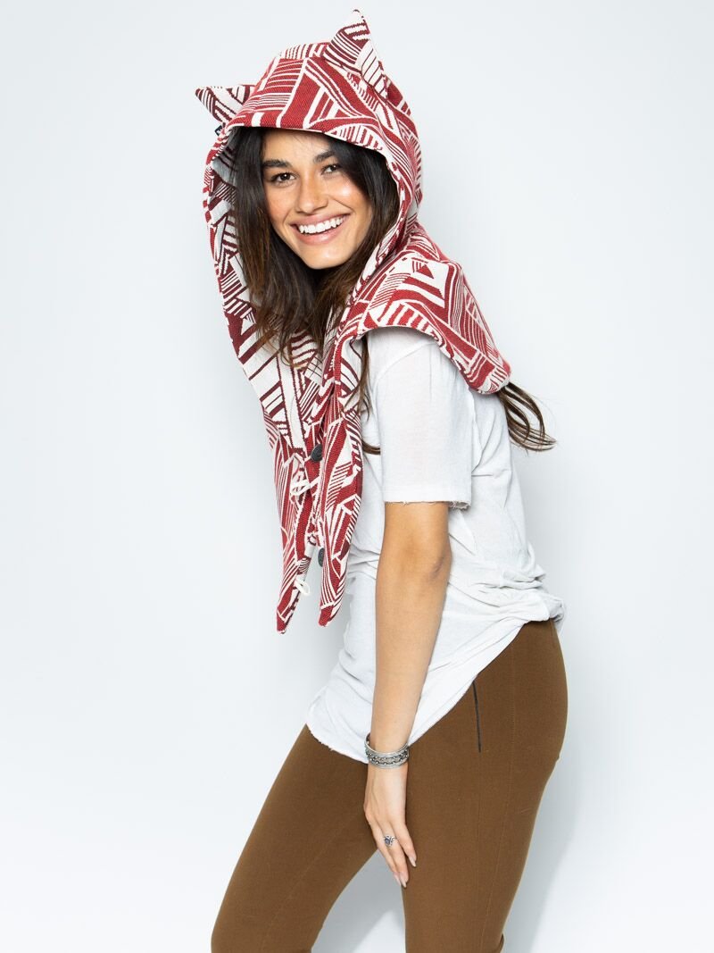 LE Wild Wolf Hooded Fabric Shawl 