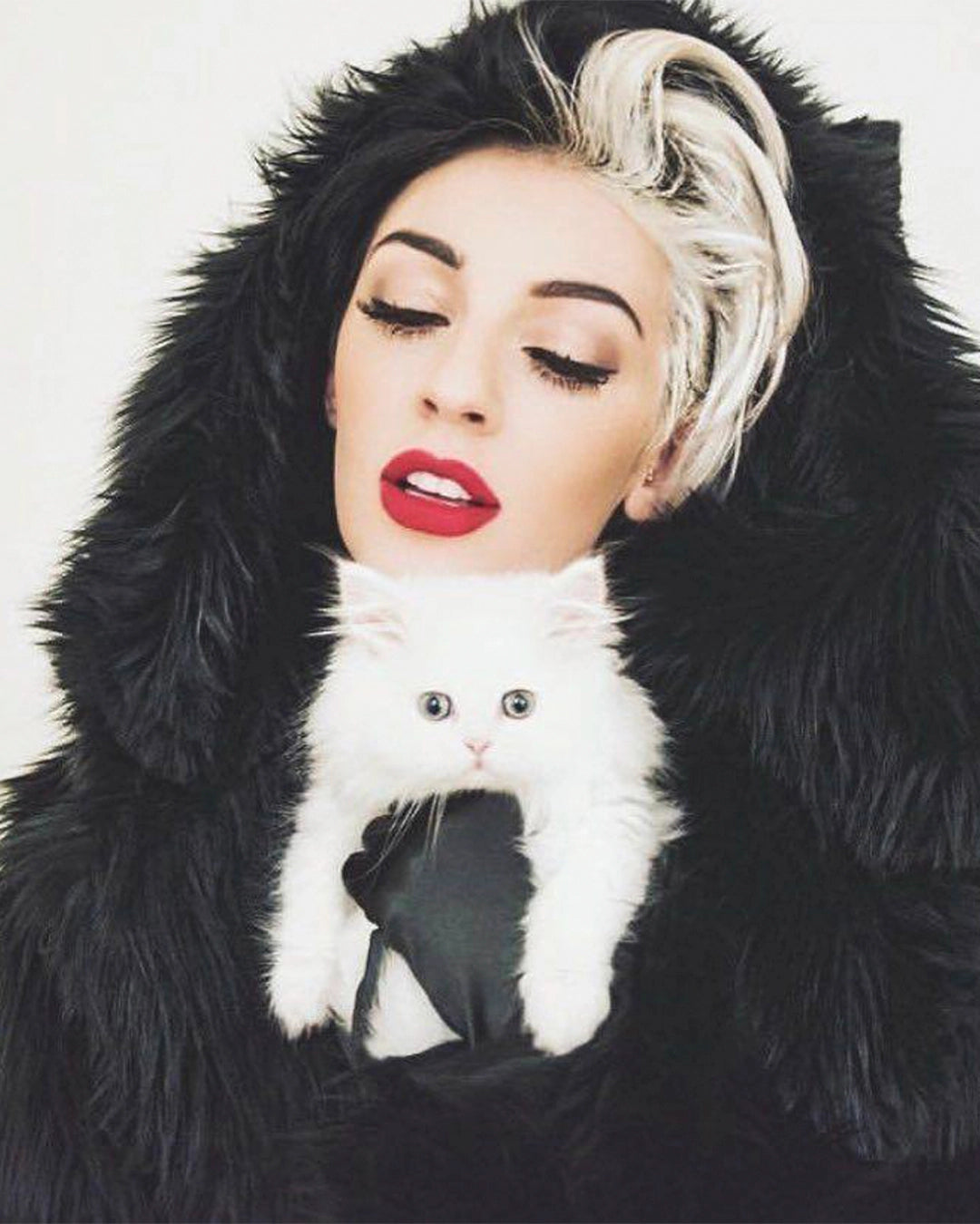 Classic Women's Faux Fur Coat | Black Wolf