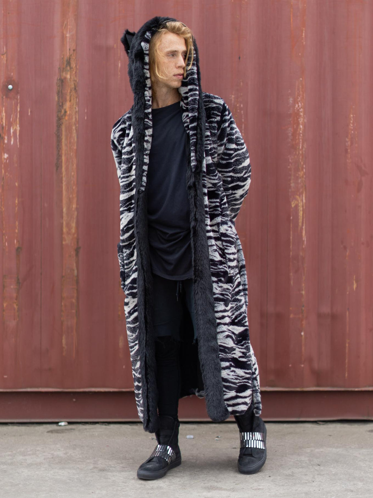 Man wearing Tiger Classic Faux Fur Style Robe, front view 4