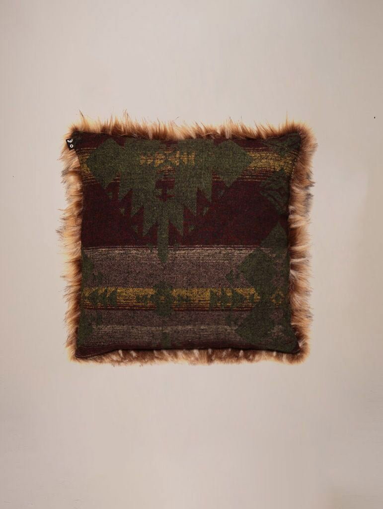 Grizzly Faux Fur Pillow Colorful Liner Side