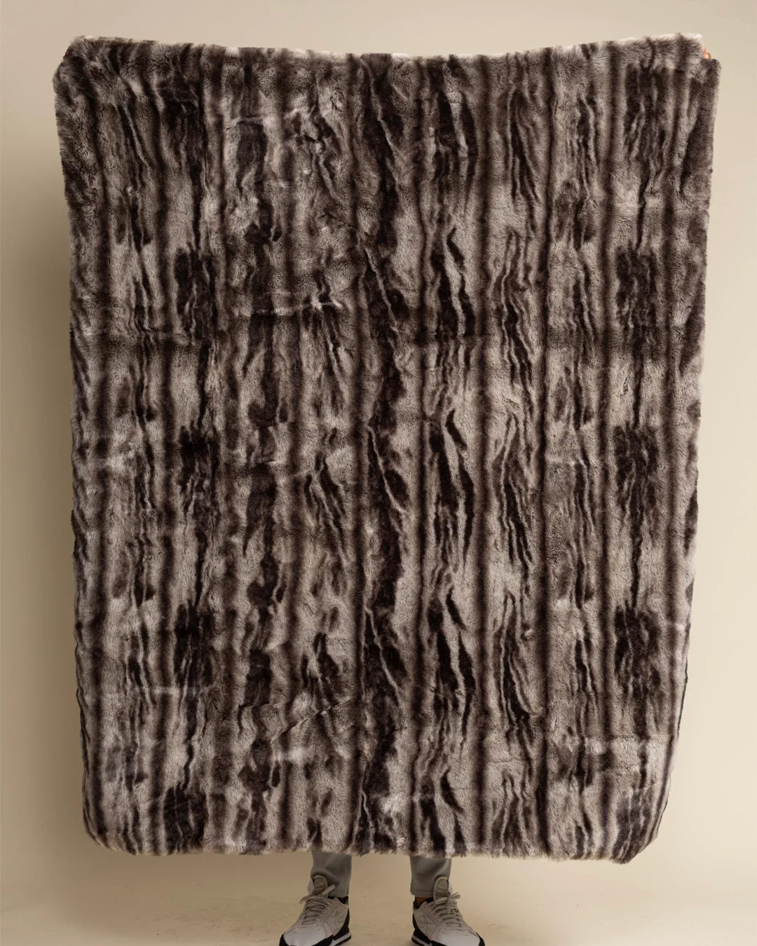 Signature Collection Faux Fur Throw | Silver Chinchilla