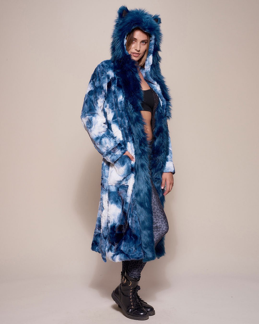 Dry Robe Wolves Water Wolf Faux Fur Tie Dye Women's Robe | SpiritHoods