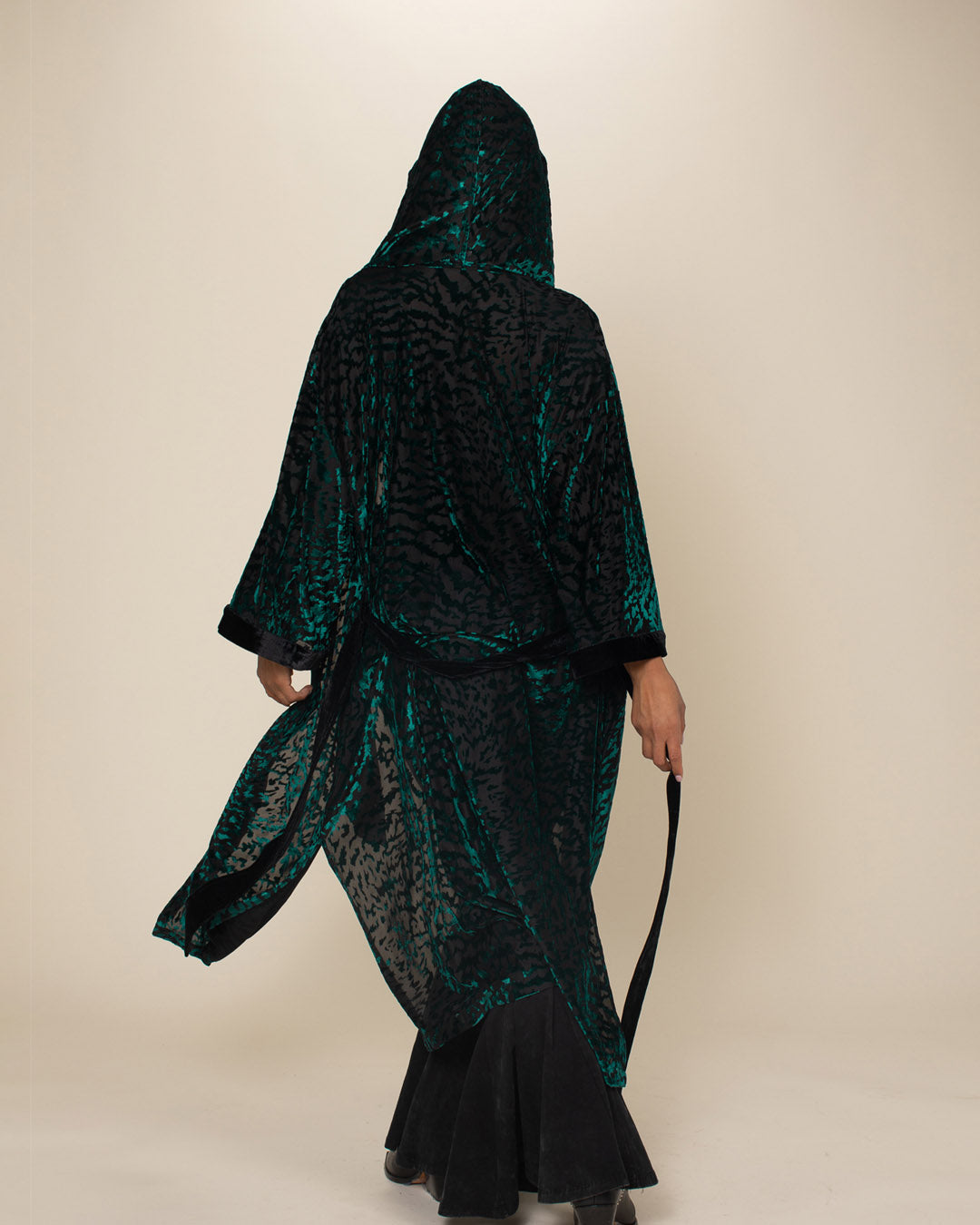 Emerald Tiger Hooded Burnout Velvet Kimono | Women&#39;s