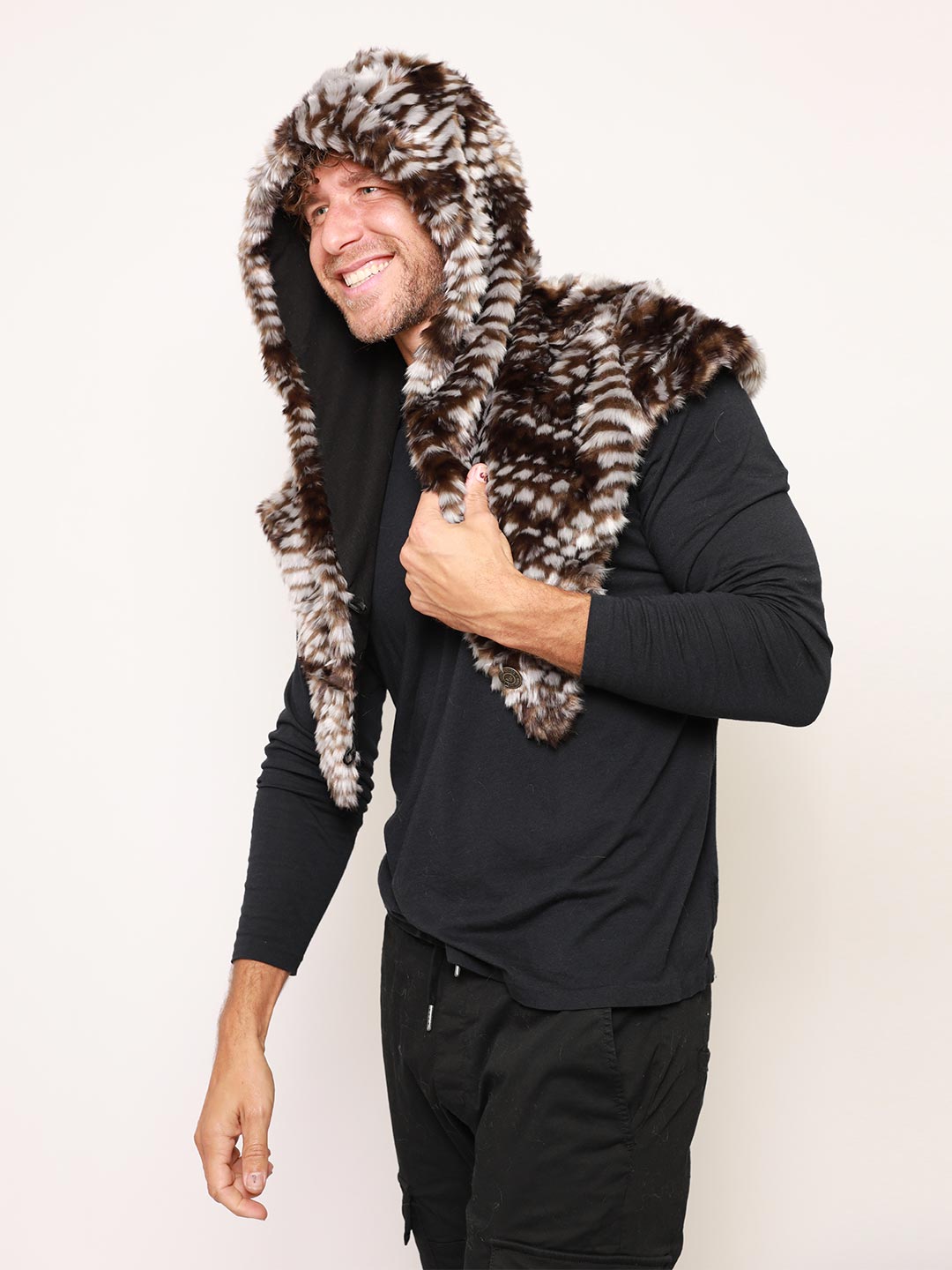 Exterior and Interior View of Viper Collector Edition Faux Fur Shawl 
