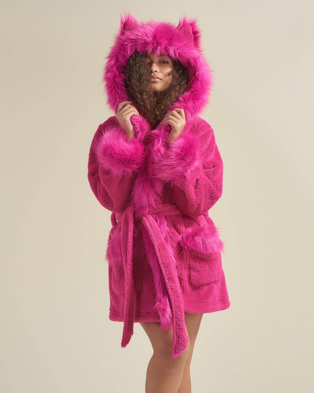 Lipstick Wolf Classic Short Faux Fur Robe | Women&#39;s