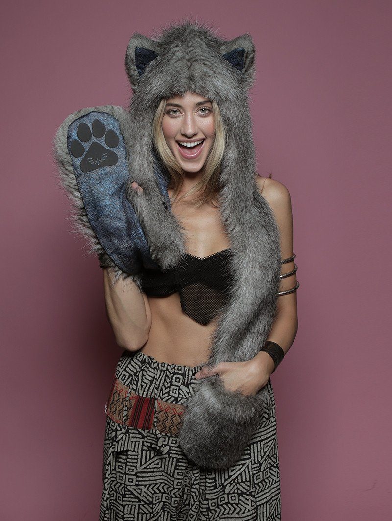 Woman wearing Faux Fur Cape Fox CE SpiritHood