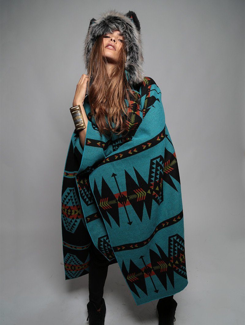 Italy Cape + Grey Wolf 1/2 Hood Bundle on Female