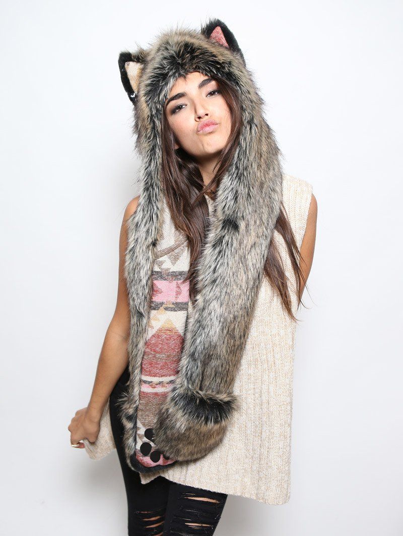 Woman wearing faux fur Direwolf Italy Collectors Edition SpiritHood, front view 2