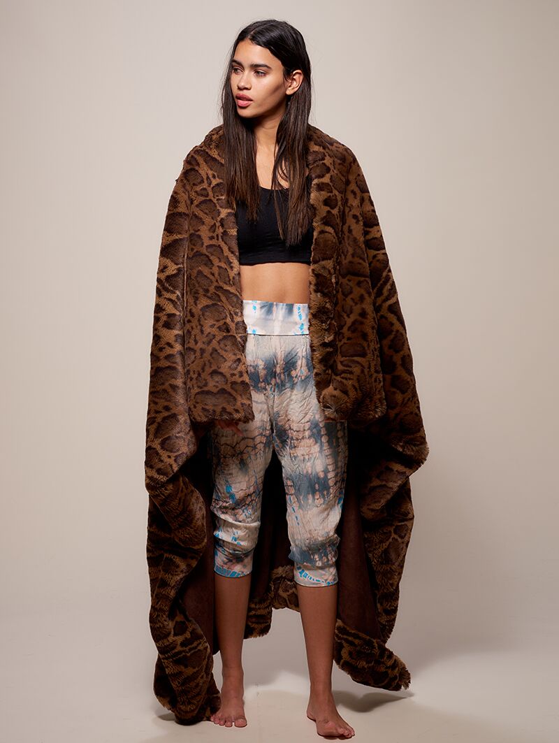 Luxury Throw Blanket in Leopard Design