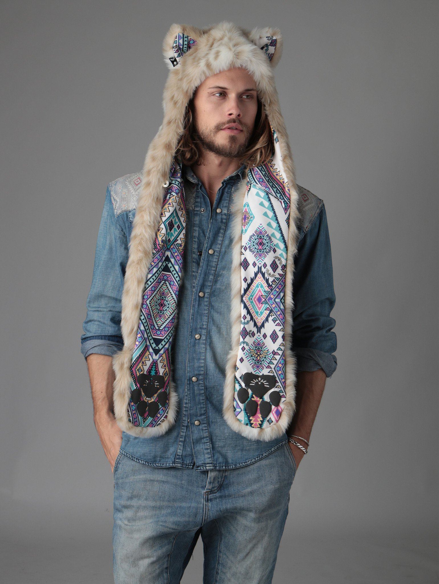 Exterior and Interior View of Snow Leopard CE SpiritHood