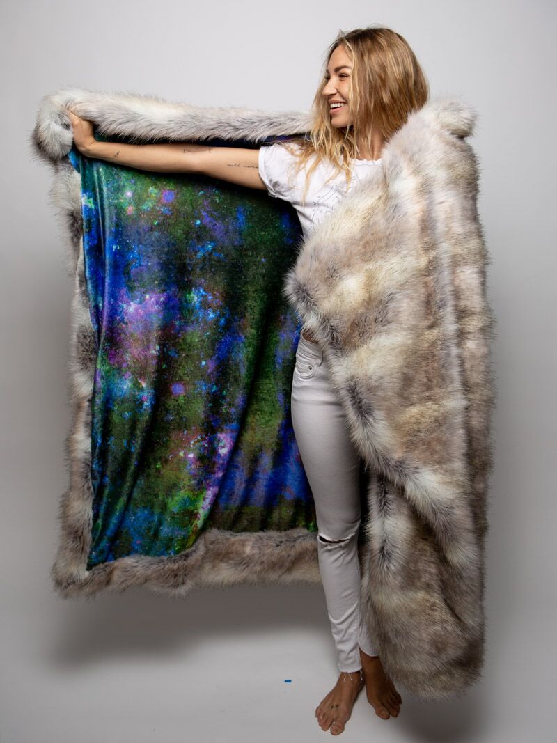 Colorful Liner Timber Wolf Galaxy Faux Fur Throw on Female
