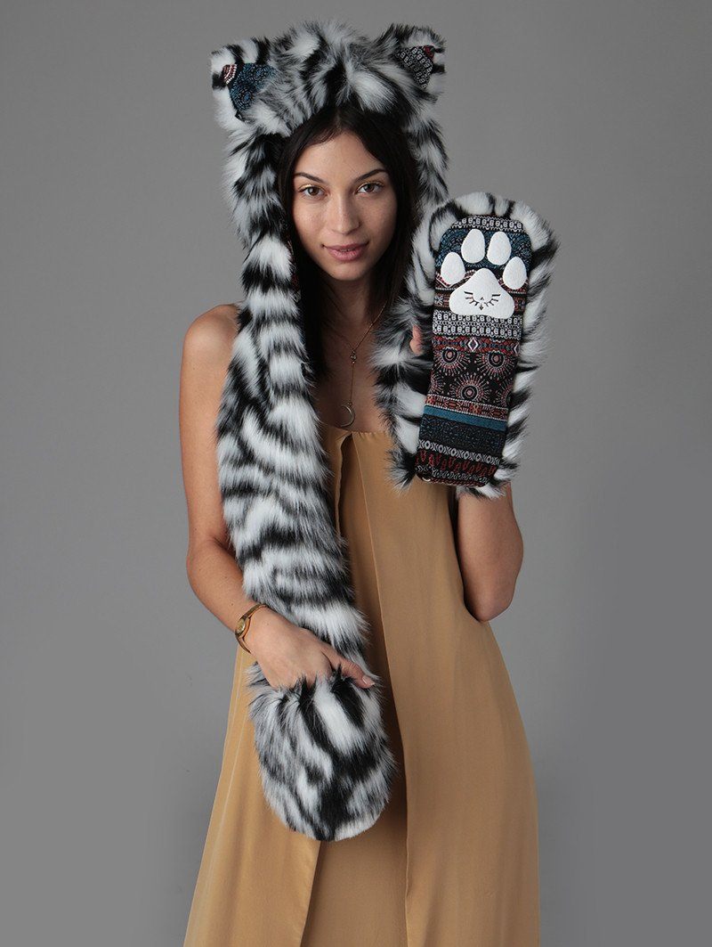 Exterior and Interior View of White Tiger Collector Edition SpiritHood